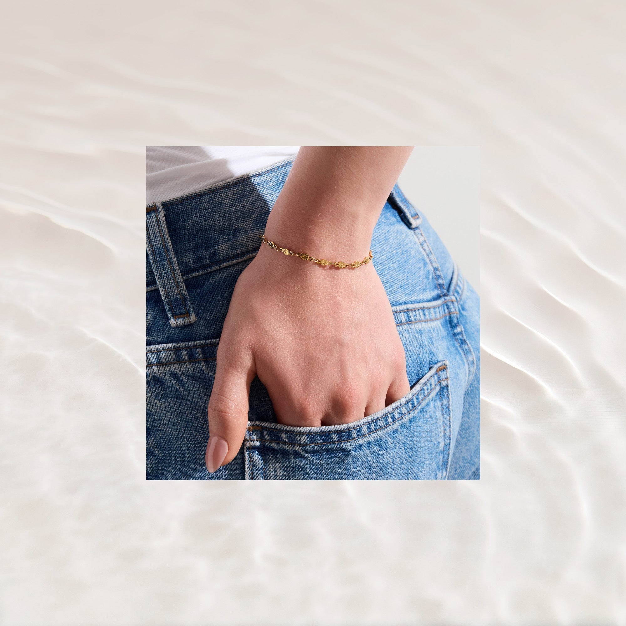 Mini Solar Kiss Bracelet