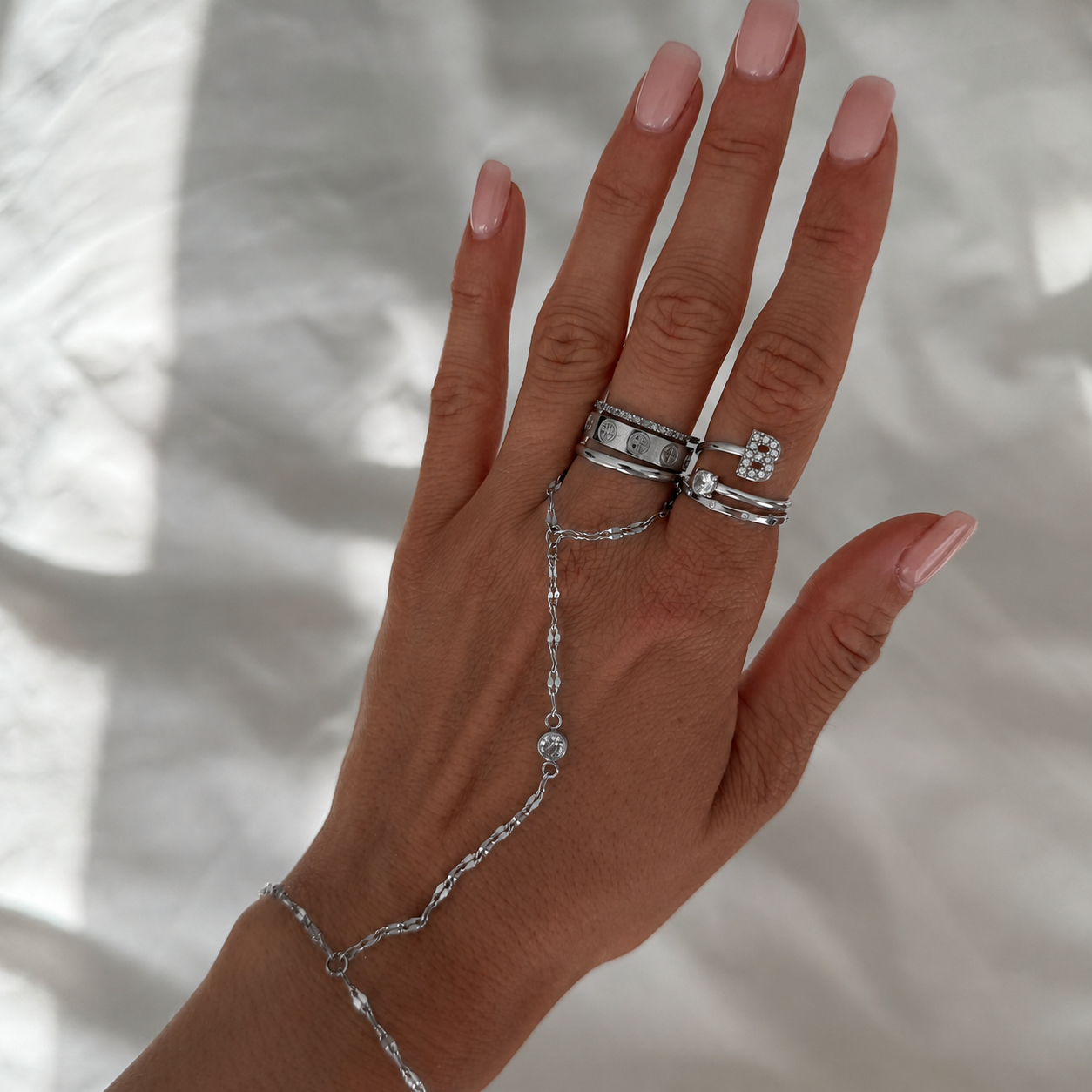 Viral Hand Chains: Anti Tarnish Waterproof - Vantage Jewelry