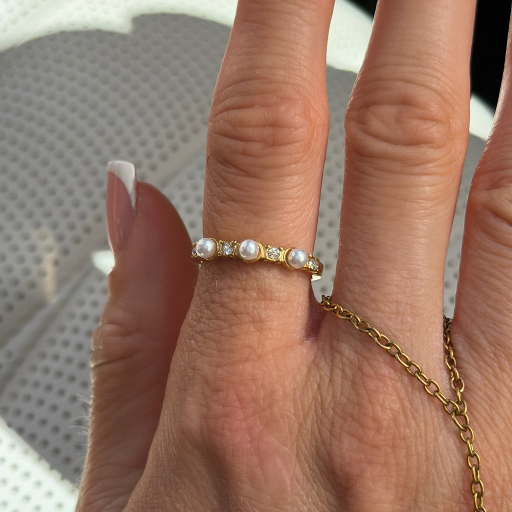 Pearly Bling Ring - Vantage Jewelry