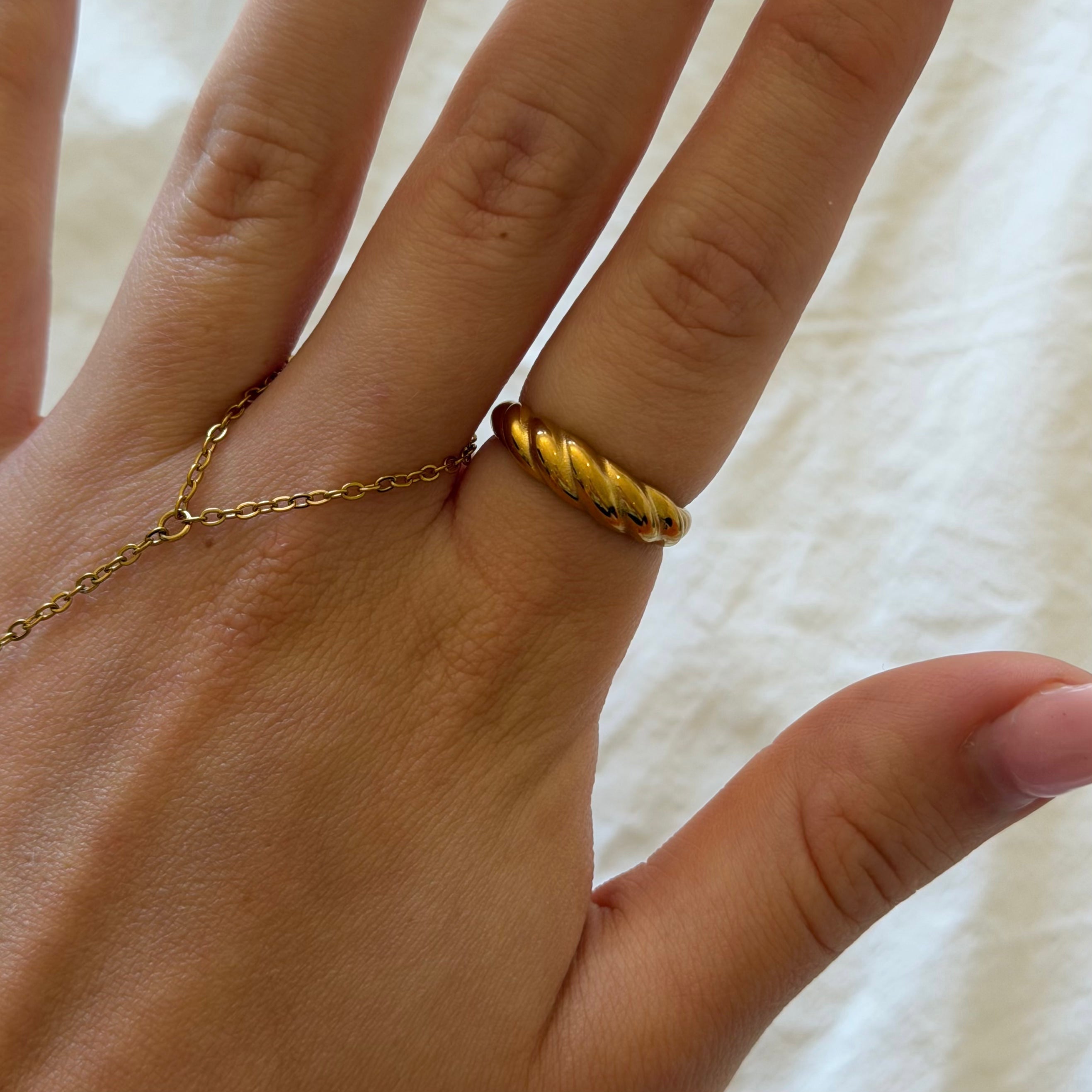 Don't Get It Twisted Ring - Vantage Jewelry