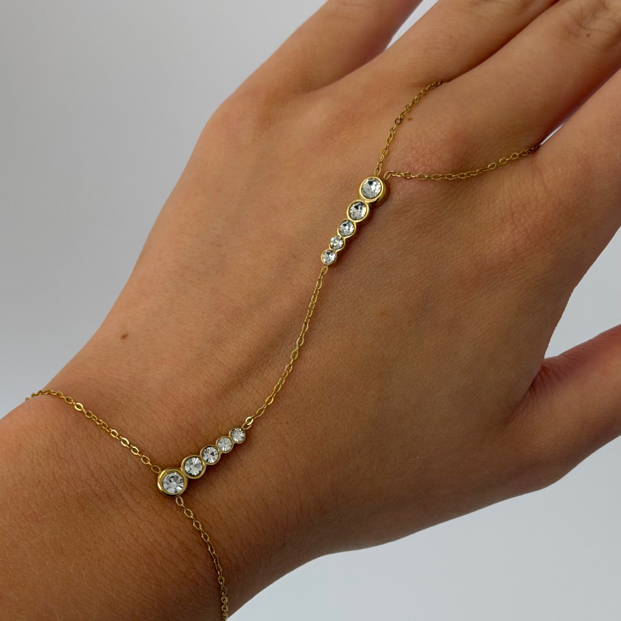 She's So Pretty Hand Chain - Vantage Jewelry