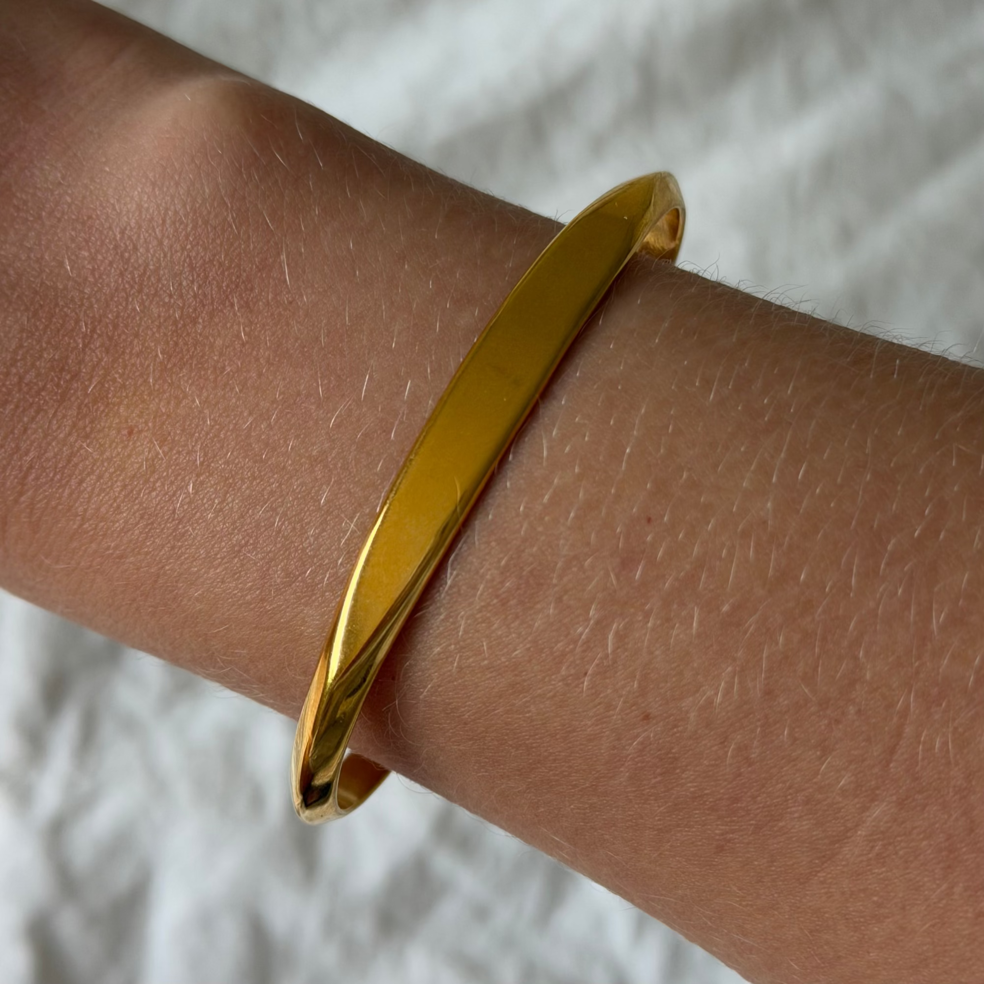 Timeless Bangle - Vantage Jewelry