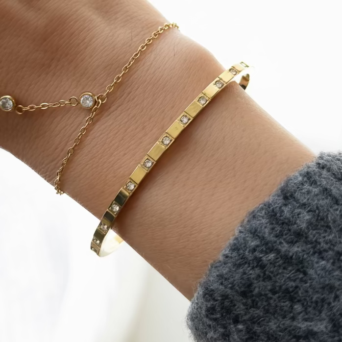 Halo Click Bangle - Vantage Jewelry