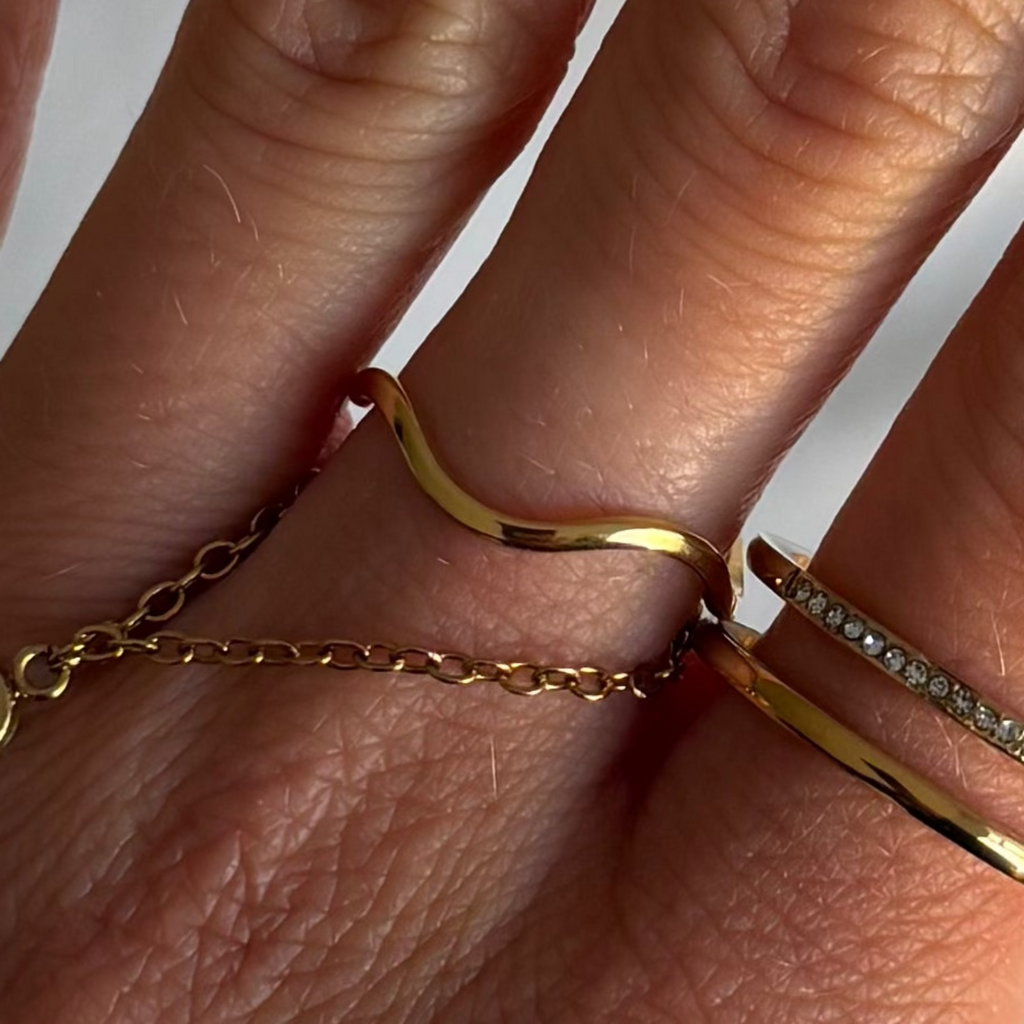 Daydream Wave Ring - Vantage Jewelry