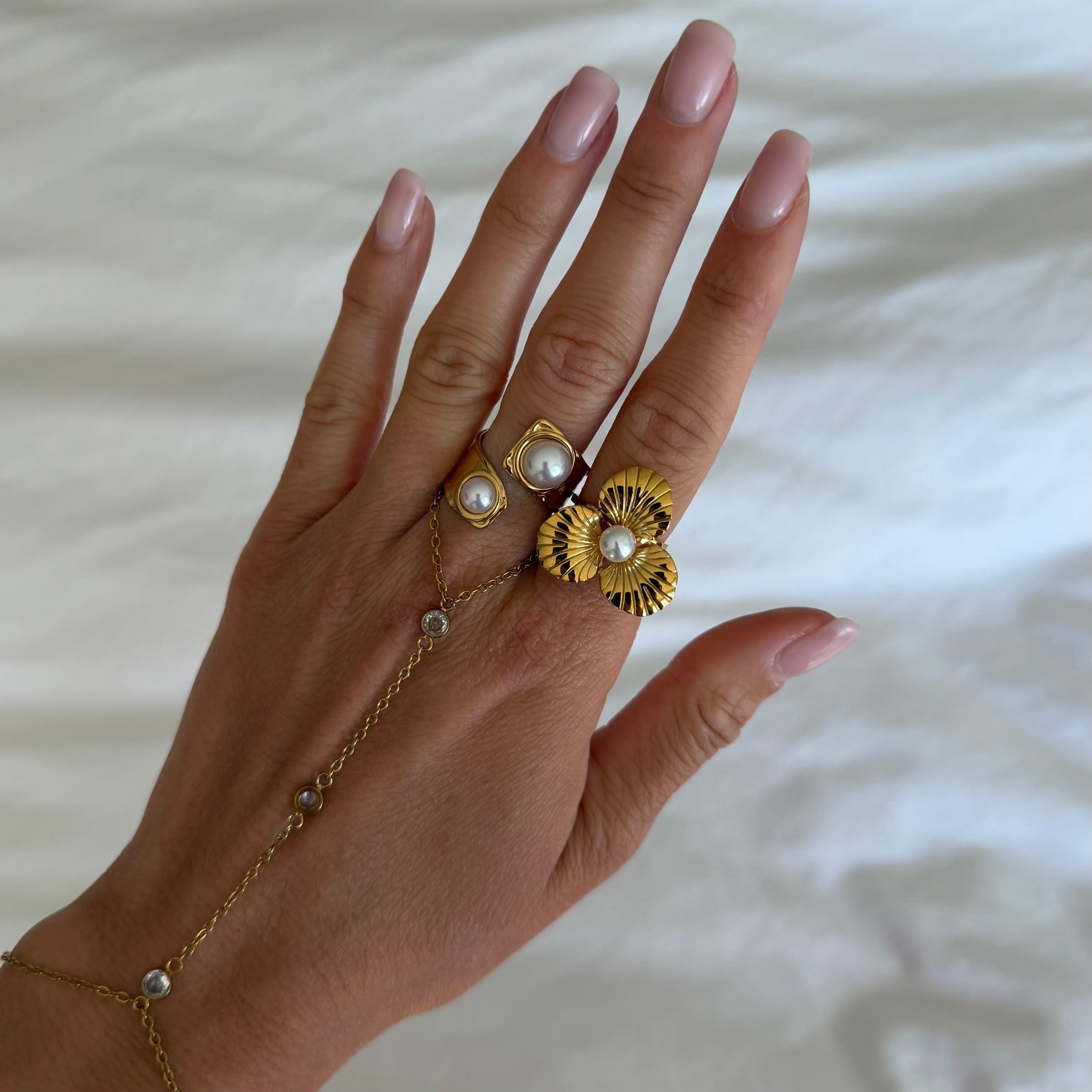 Flirty Bloom Ring