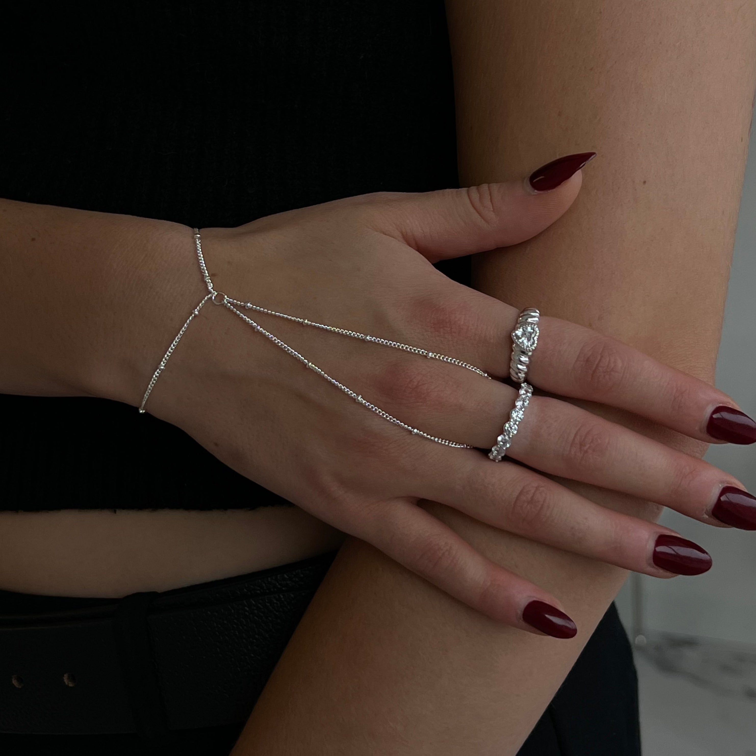 Viral Hand Chains: Anti Tarnish Waterproof - Vantage Jewelry