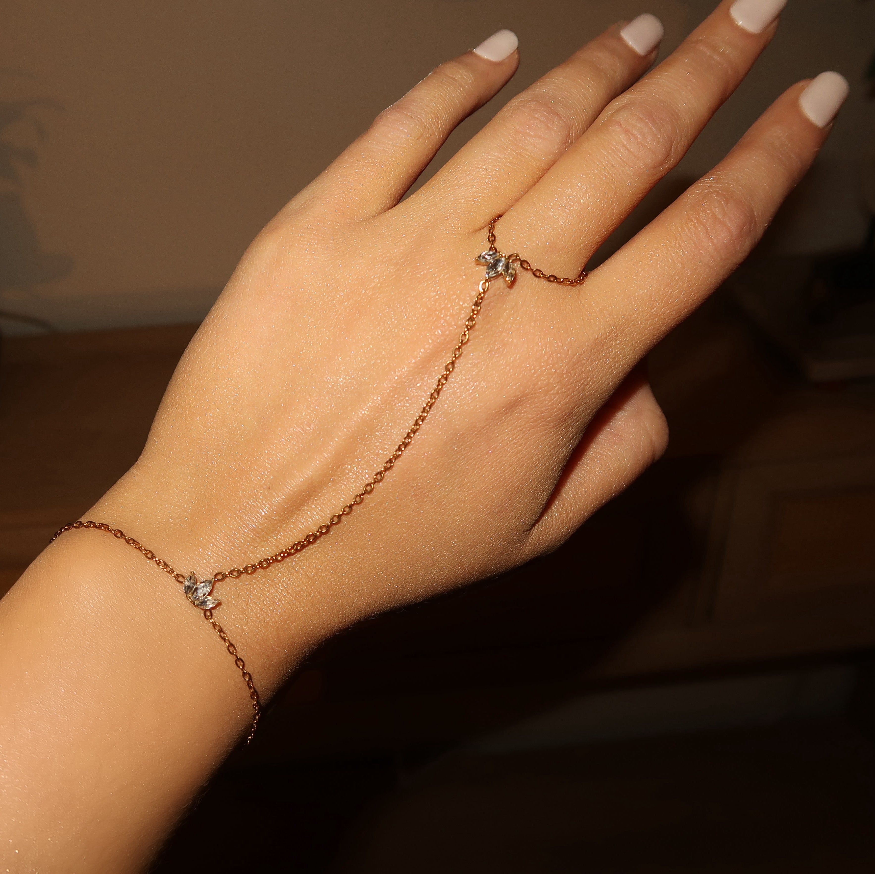 Viral Hand Chains: Anti Tarnish Waterproof - Vantage Jewelry